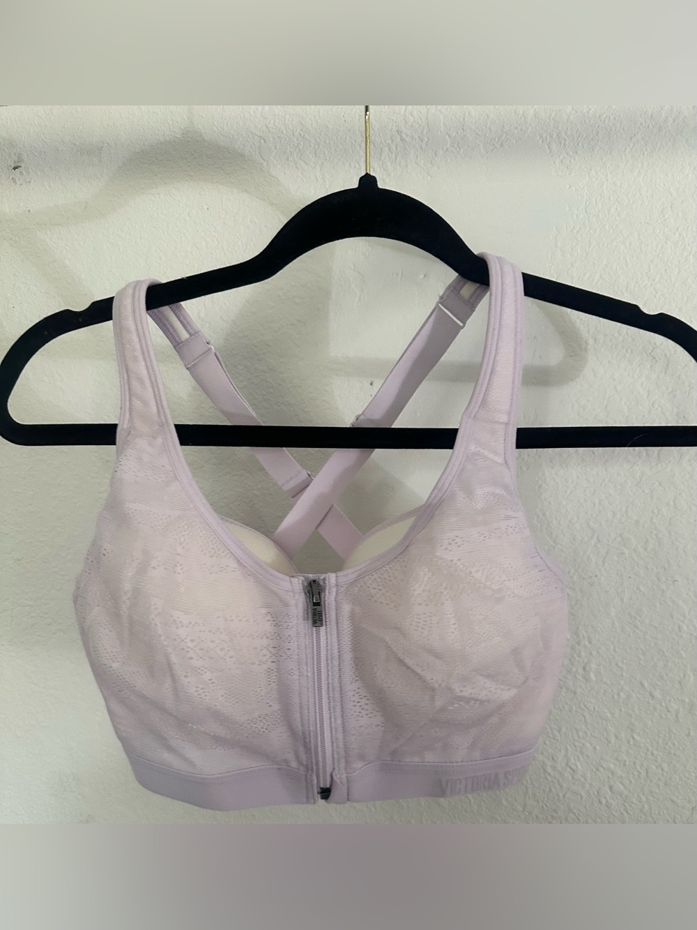 Light Lavender Front-Zip Sports Bra with Crossback Straps